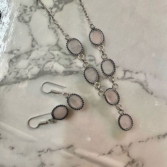 Rose Quartz necklace and earring set - Picture 5 of 11